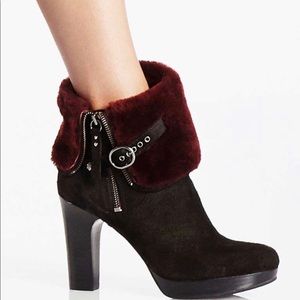 Ugg Scarlet Exposed Shearling Boots Sz 7
